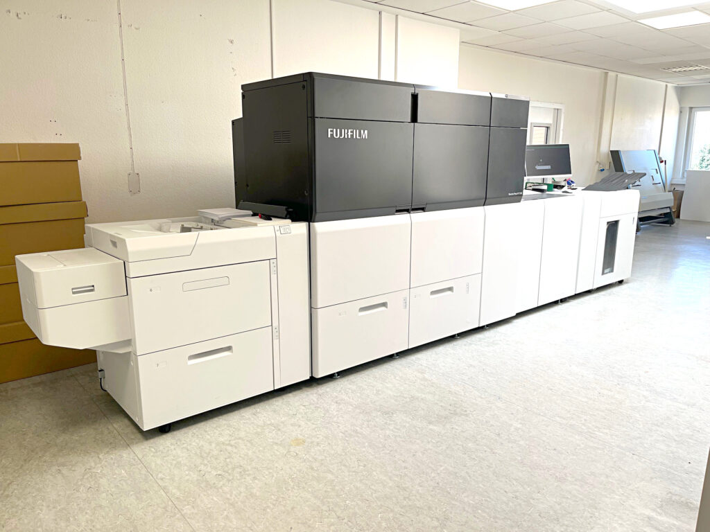 Neue Digitaldruckmaschine Fuji Revoria Press PC1120 der Druckerei Becker GmbH