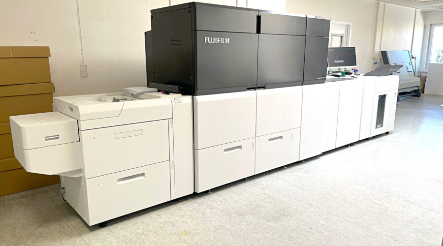 Neue Digitaldruckmaschine Fuji Revoria Press PC1120 der Druckerei Becker GmbH